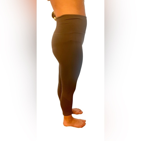 Dark gray Lululemon leggings with cinched leg, size 4 - Picture 8 of 10